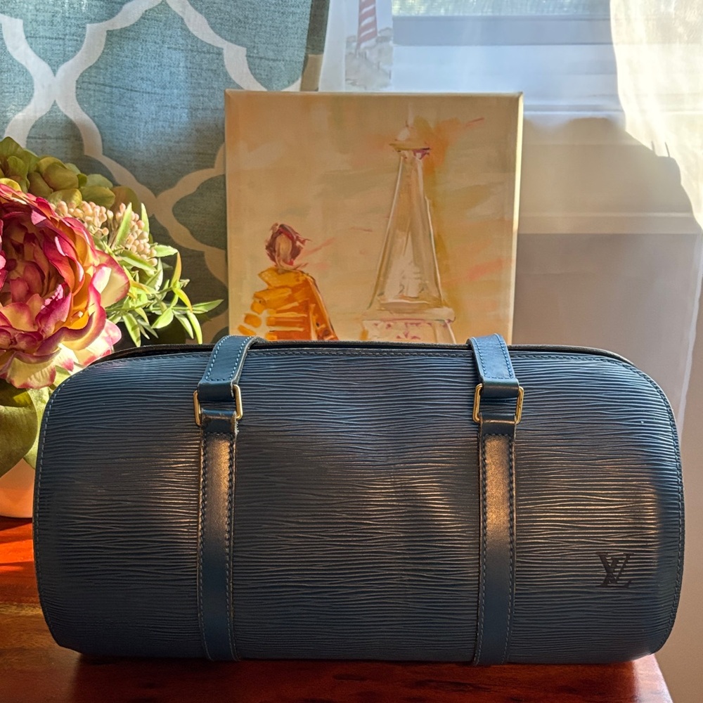 Pre-loved Louis Vuitton Epi Soufflat Blue Leather Bag